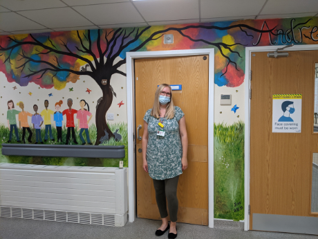 Jenny Lea has created a stunning mural at the entrance of Anna Ward at Sir Robert Peel Community Hospital in Tamworth